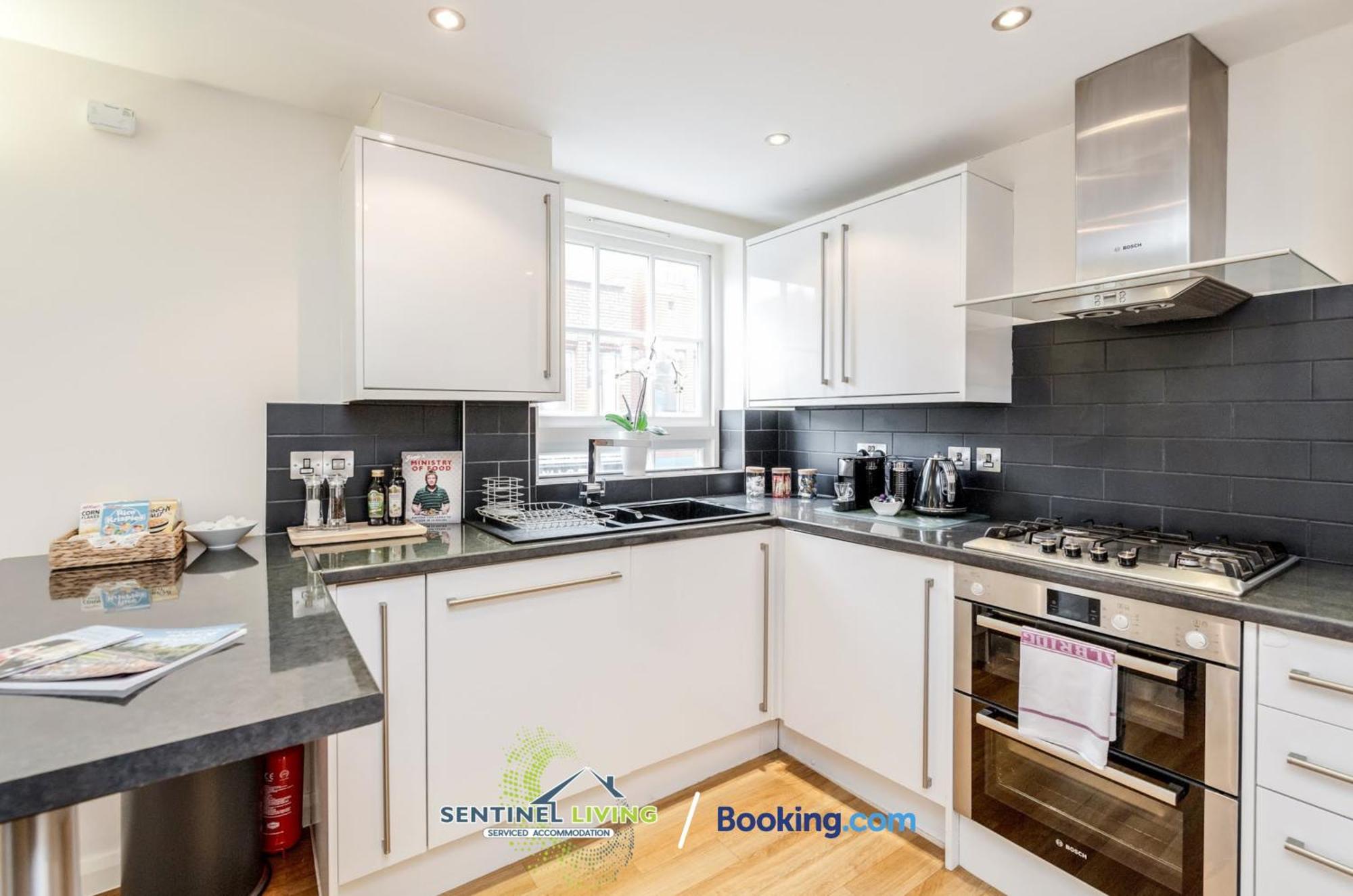 Windsor Flat 2 Bed By Sentinel Living With Free Wifi And Parking Apartman Kültér fotó